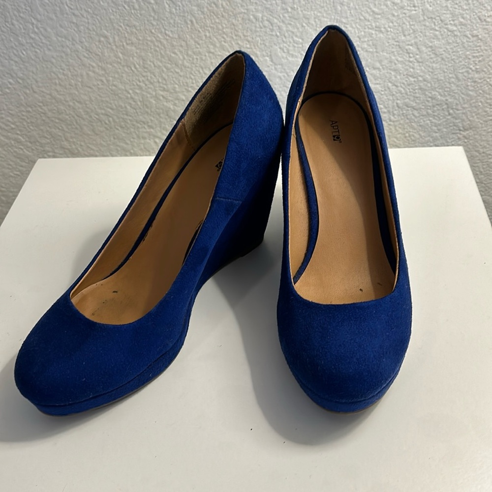 Apt 9 Royal Blue Suede Wedges